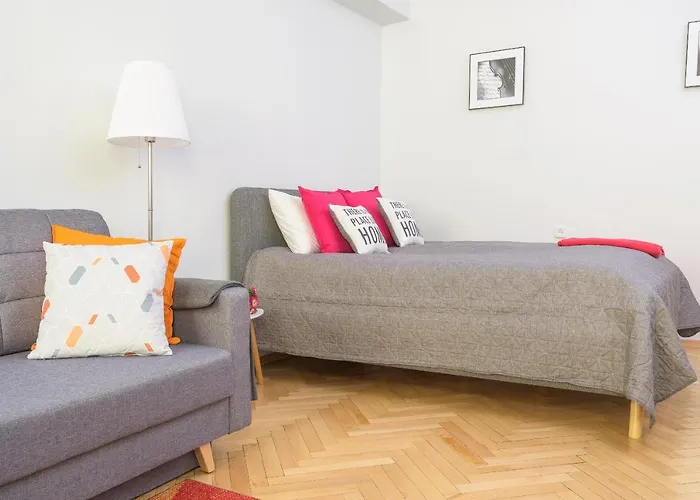 Bright And Modern Apartment In The Heart Of The Old And New Town