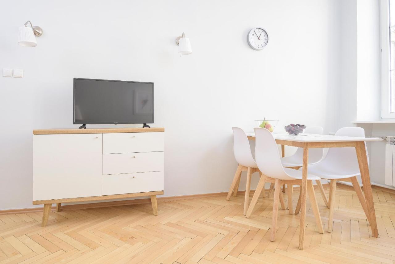 Bright And Modern In The Heart Of The Old And New Town Apartment