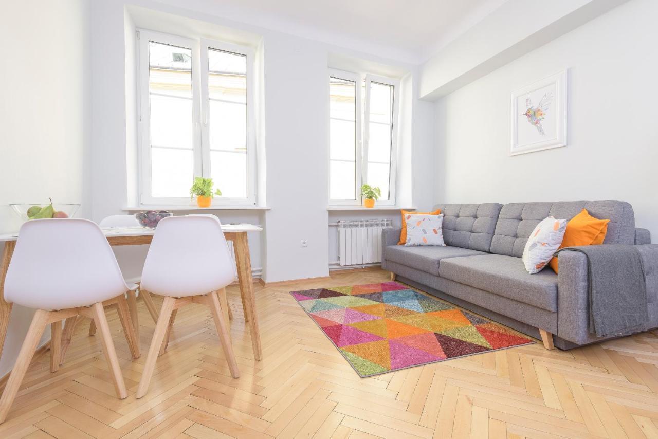 Apartment Bright And Modern In The Heart Of The Old And New Town